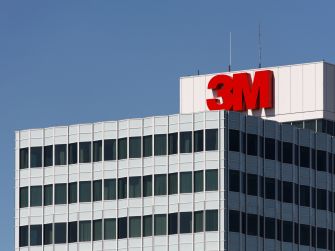 Image of the 3M corporate headquarters building with the company's logo prominently displayed on top.