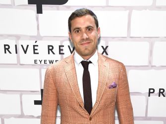 David Schottenstein posing at a promotional event.