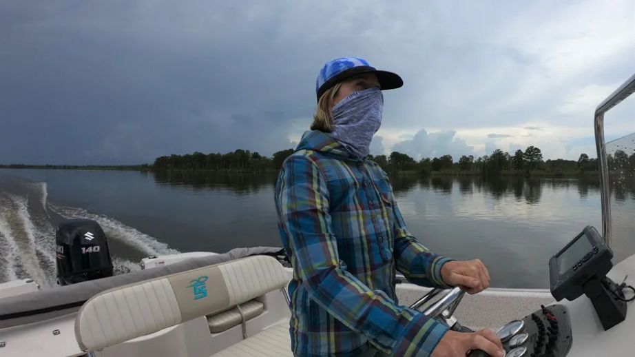 Georgia Ackerman, director of the Apalachicola Riverkeeper group, ventures into the river’s final section near Apalachicola Bay. (Kevin Spear/Orlando Sentinel/Tampa Bay Times)