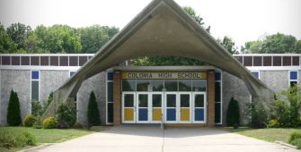 Exterior view of Colonia High School, located in Woodbridge Township, New Jersey.